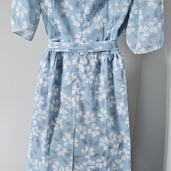 Women's Summer Layered Dress - Picture 4 of 8